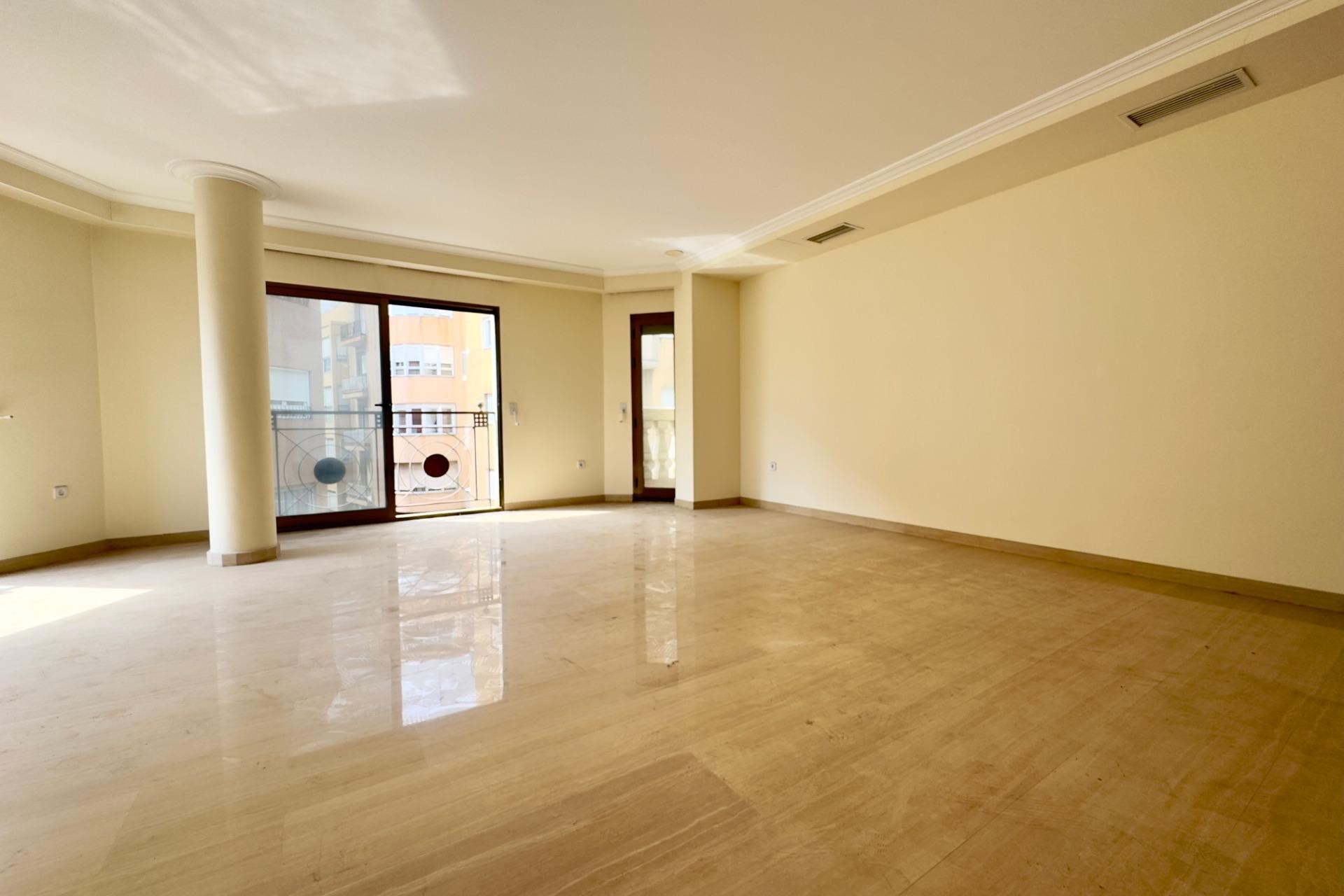 Resale - Apartment / flat - Elche - Center