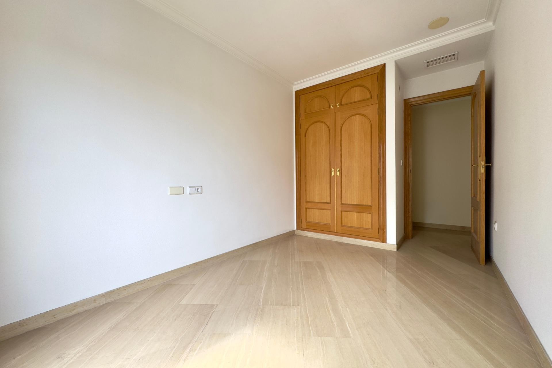 Resale - Apartment / flat - Elche - Center