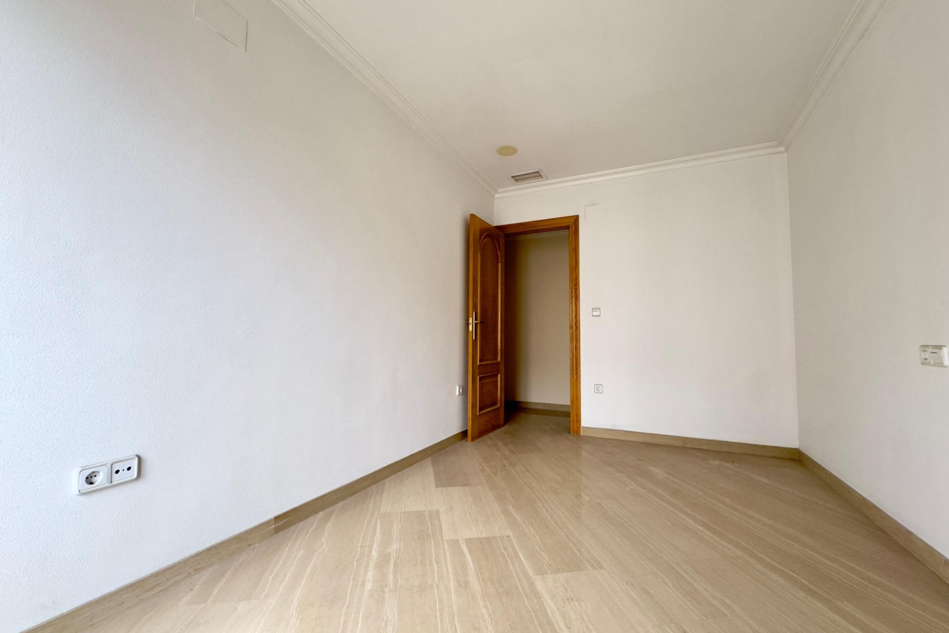 Resale - Apartment / flat - Elche - Center