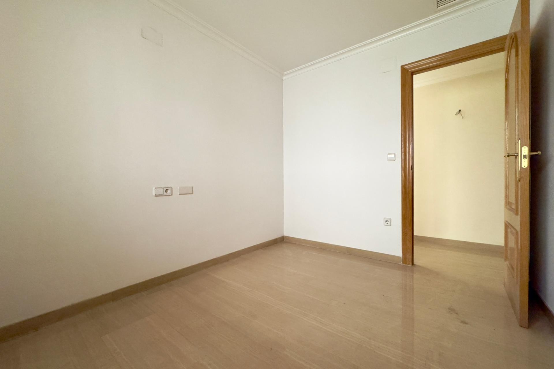 Resale - Apartment / flat - Elche - Center