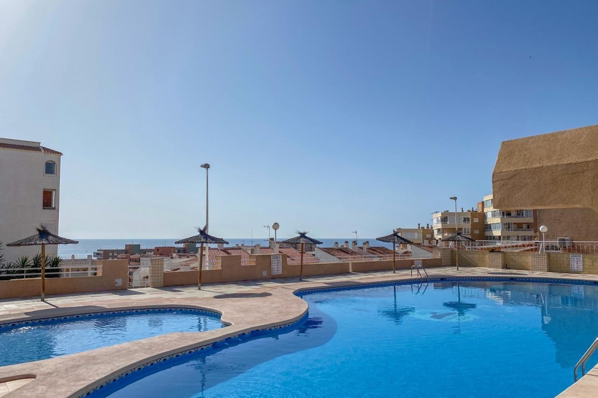 Resale - Apartment / flat - Elche - Playa arenales del sol