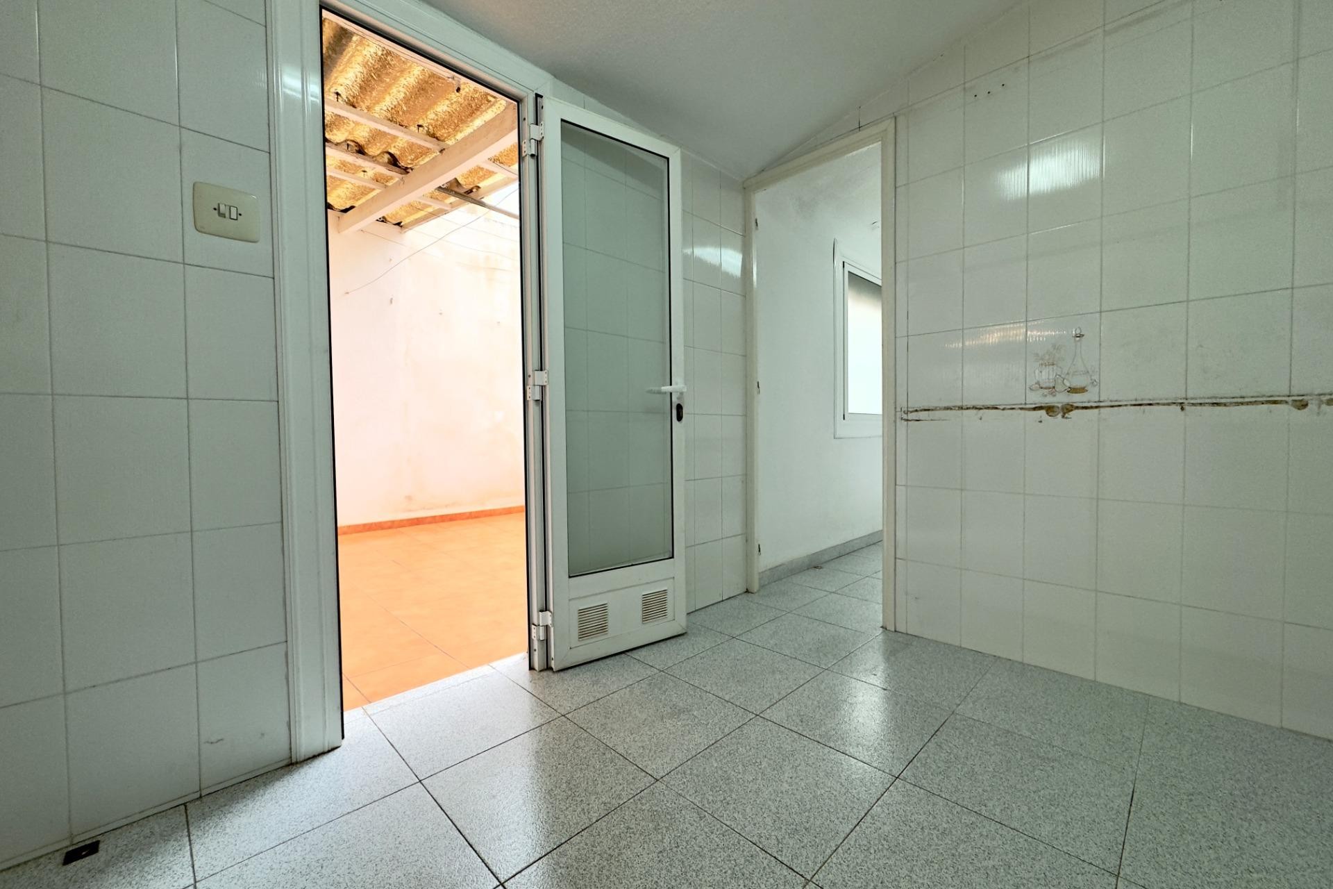 Resale - Apartment / flat - Elche - Plaza Barcelona