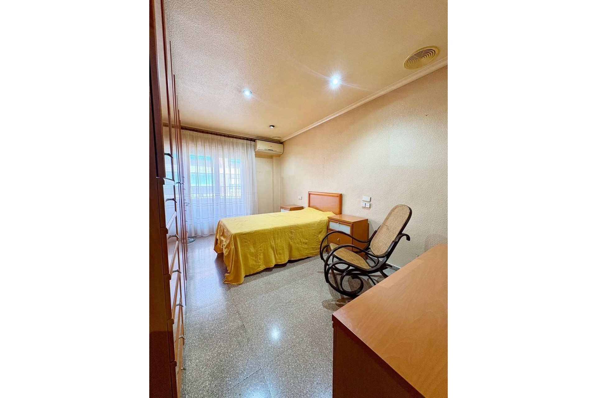 Resale - Apartment / flat - Elche - Plaza Crevillente-Juzgados