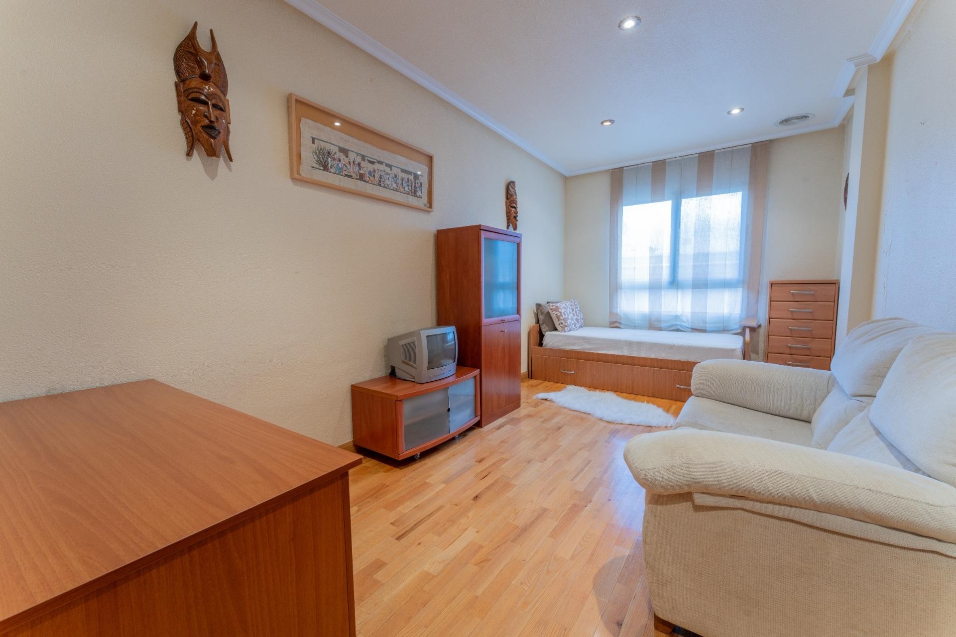 Resale - Apartment / flat - Elche - Plaza Crevillente-Juzgados