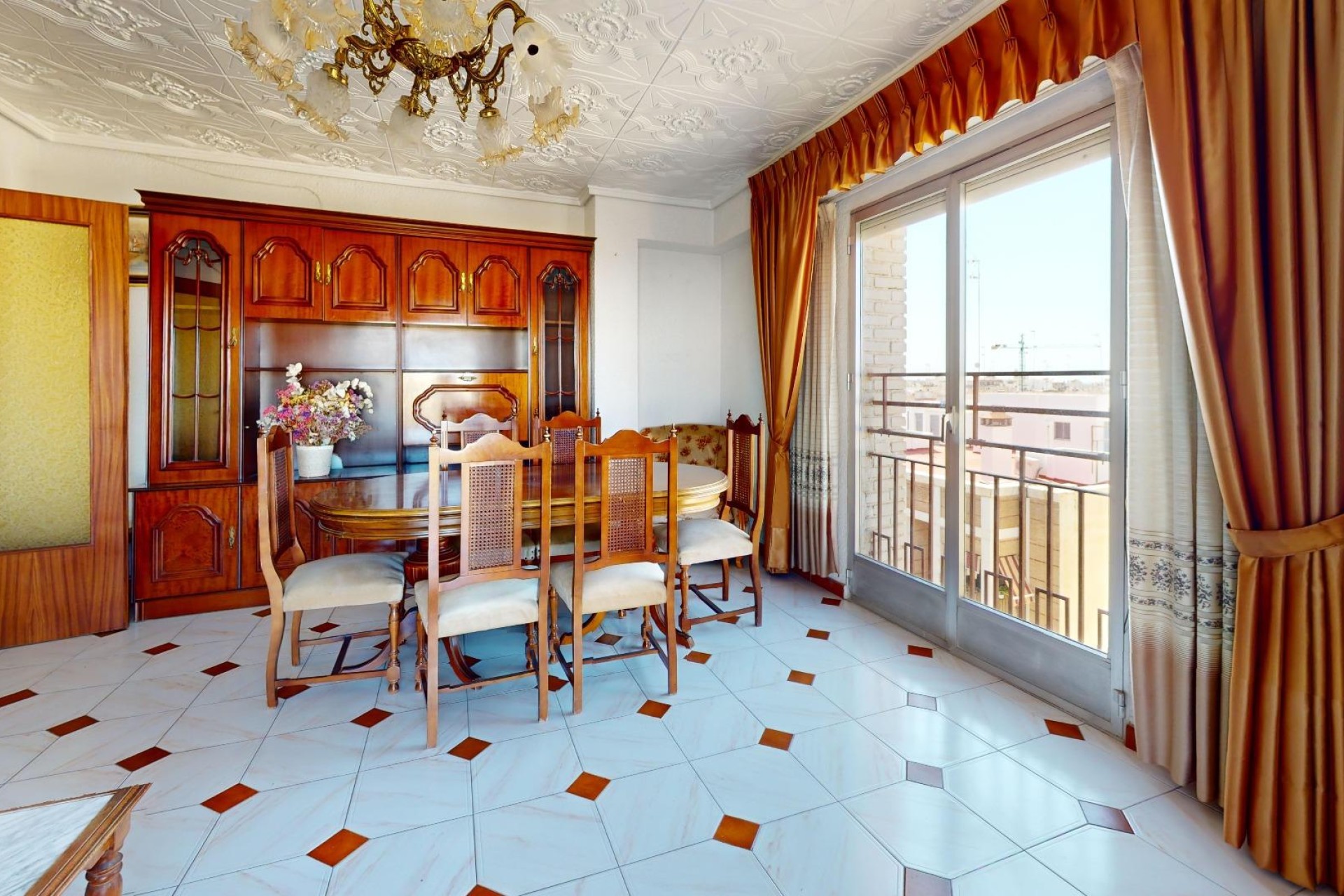 Resale - Apartment / flat - Elche - Plaza Crevillente