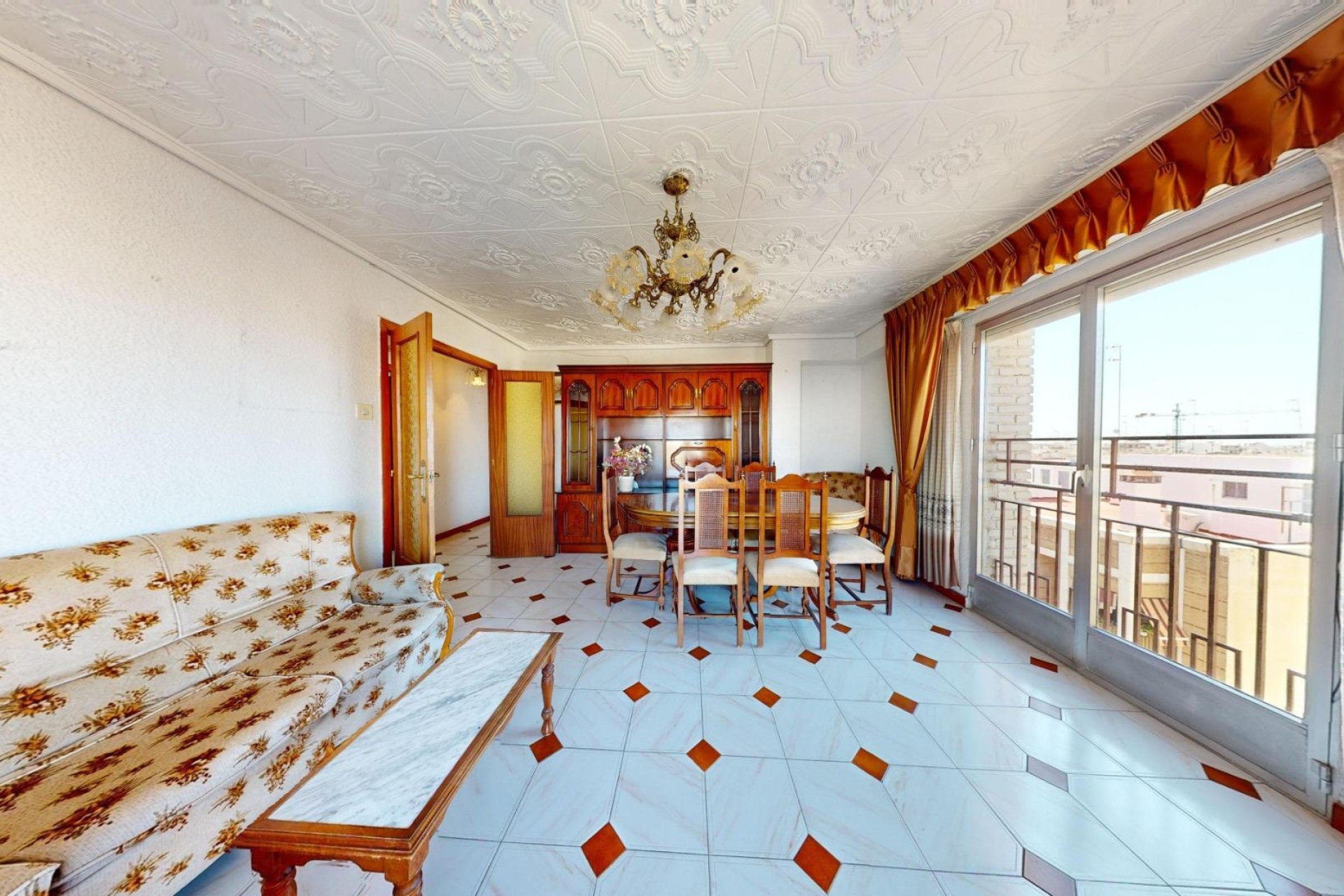 Resale - Apartment / flat - Elche - Plaza Crevillente