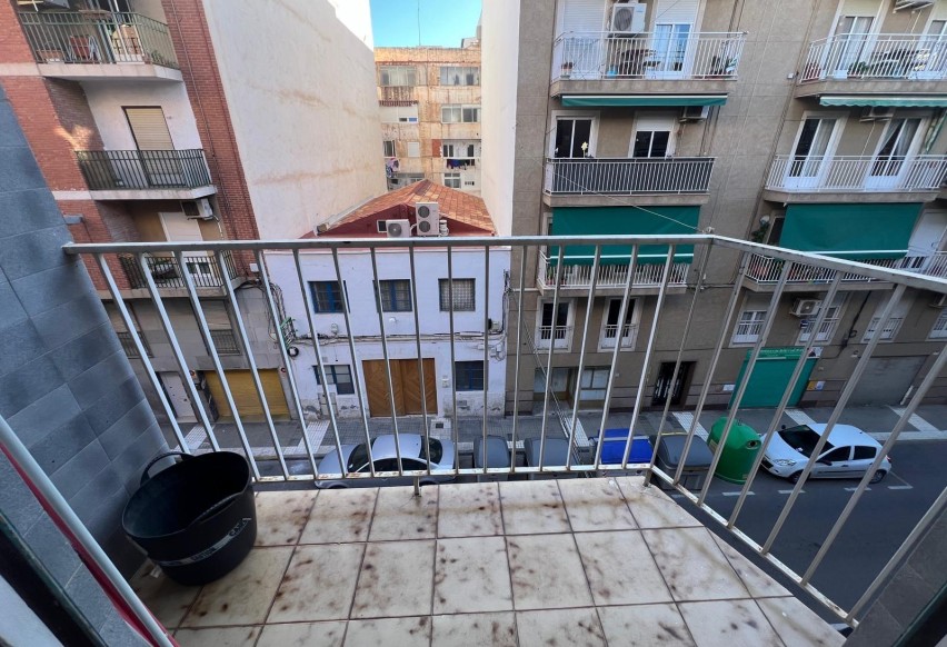 Resale - Apartment / flat - Elche - Plaza Crevillente