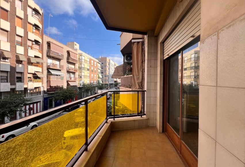 Resale - Apartment / flat - Elche - Plaza Crevillente