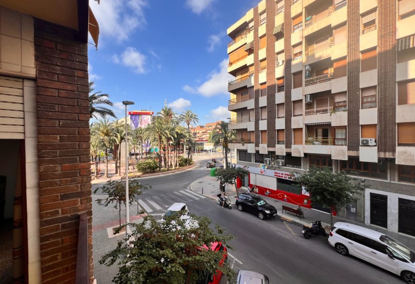 Resale - Apartment / flat - Elche - Plaza Crevillente