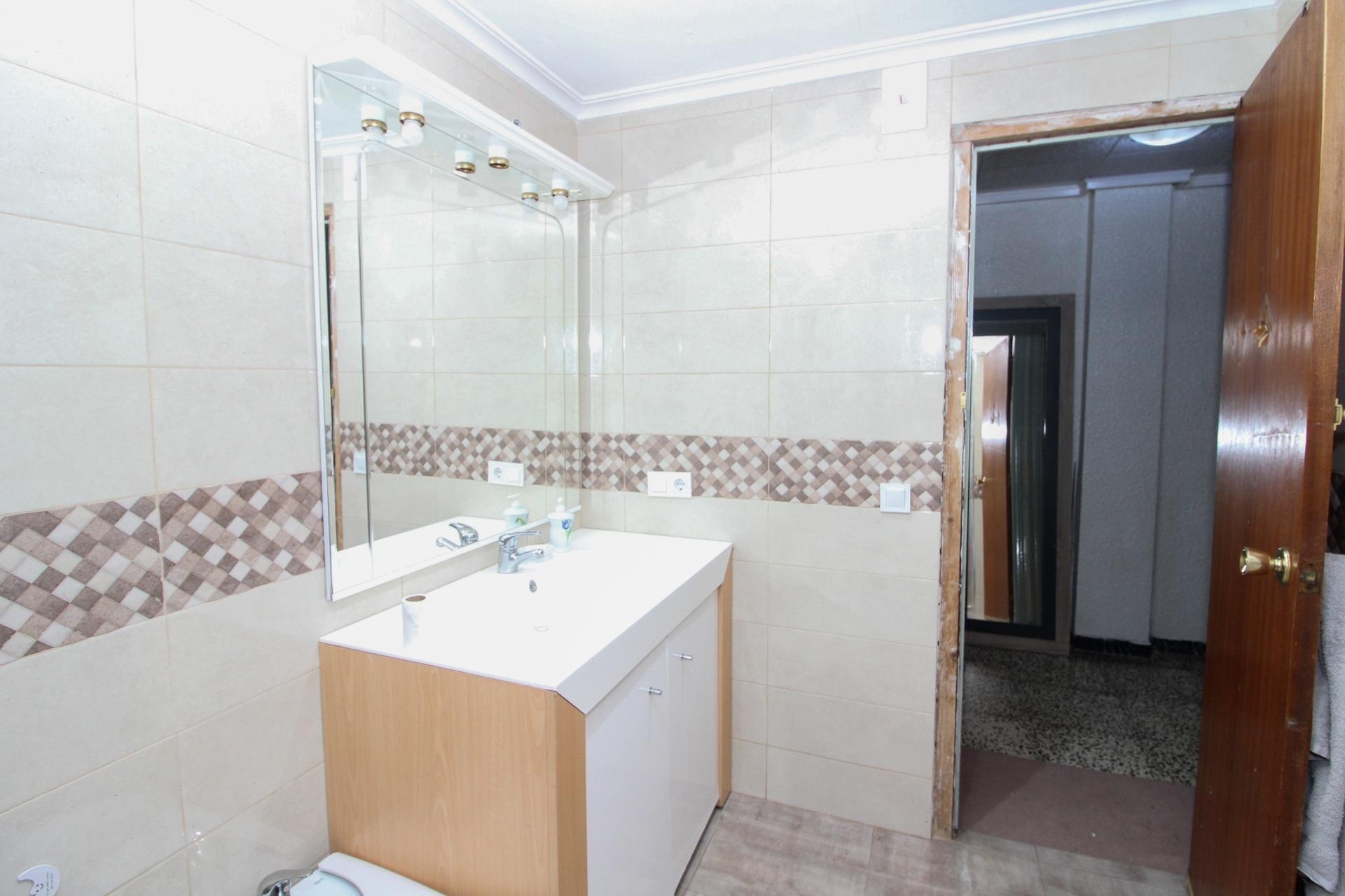 Resale - Apartment / flat - Elche - Plaza Crevillente
