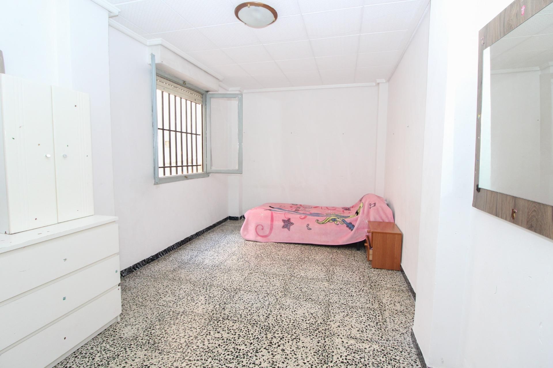 Resale - Apartment / flat - Elche - Plaza Crevillente