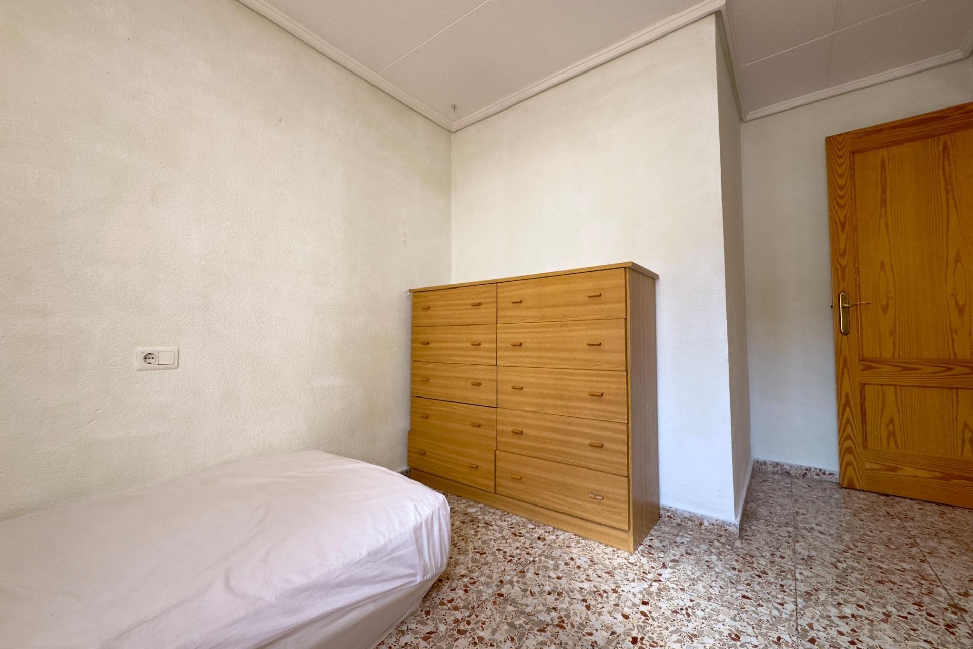 Resale - Apartment / flat - Elche - Plaza Madrid