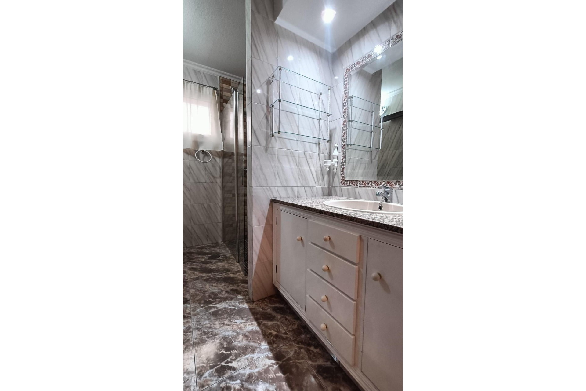 Resale - Apartment / flat - Elche - Plaza Madrid