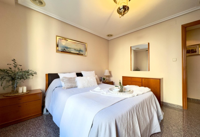 Resale - Apartment / flat - Elche - Plaza Obispo Siuri