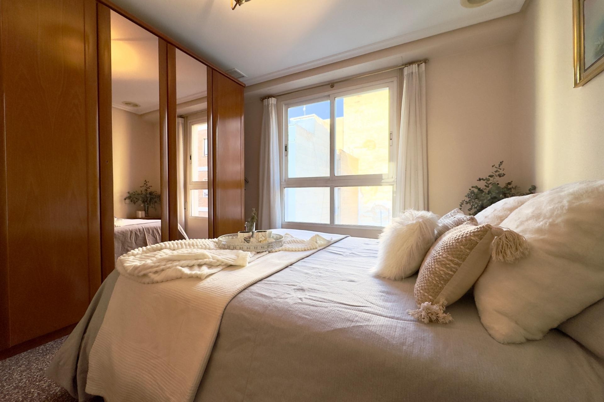 Resale - Apartment / flat - Elche - Plaza Obispo Siuri