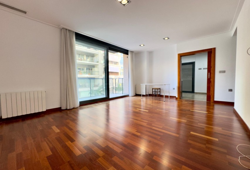 Resale - Apartment / flat - Elche - Porcelanosa