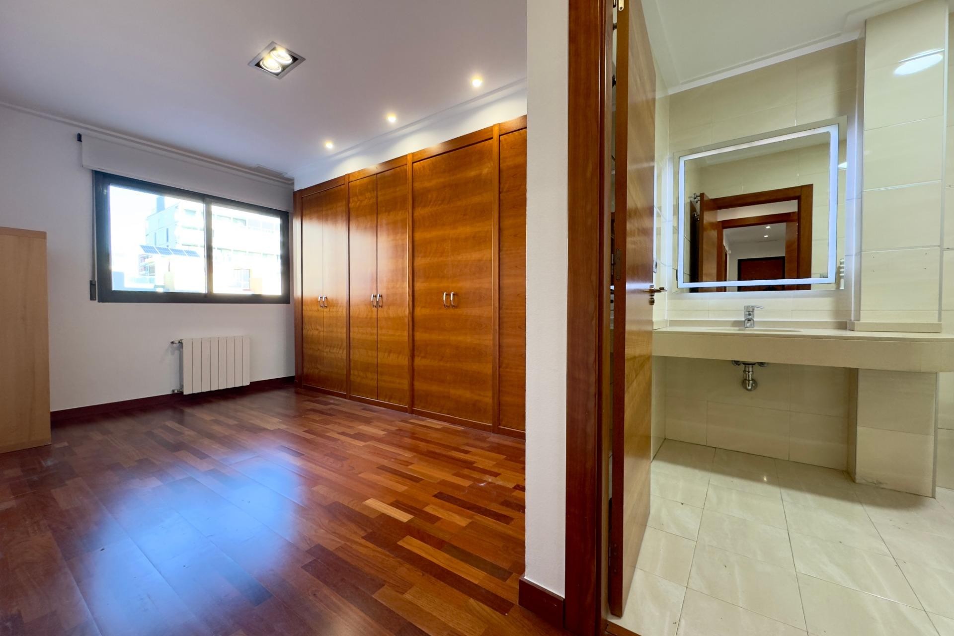 Resale - Apartment / flat - Elche - Porcelanosa