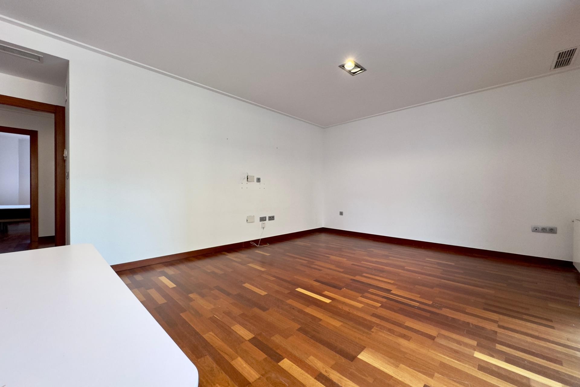 Resale - Apartment / flat - Elche - Porcelanosa