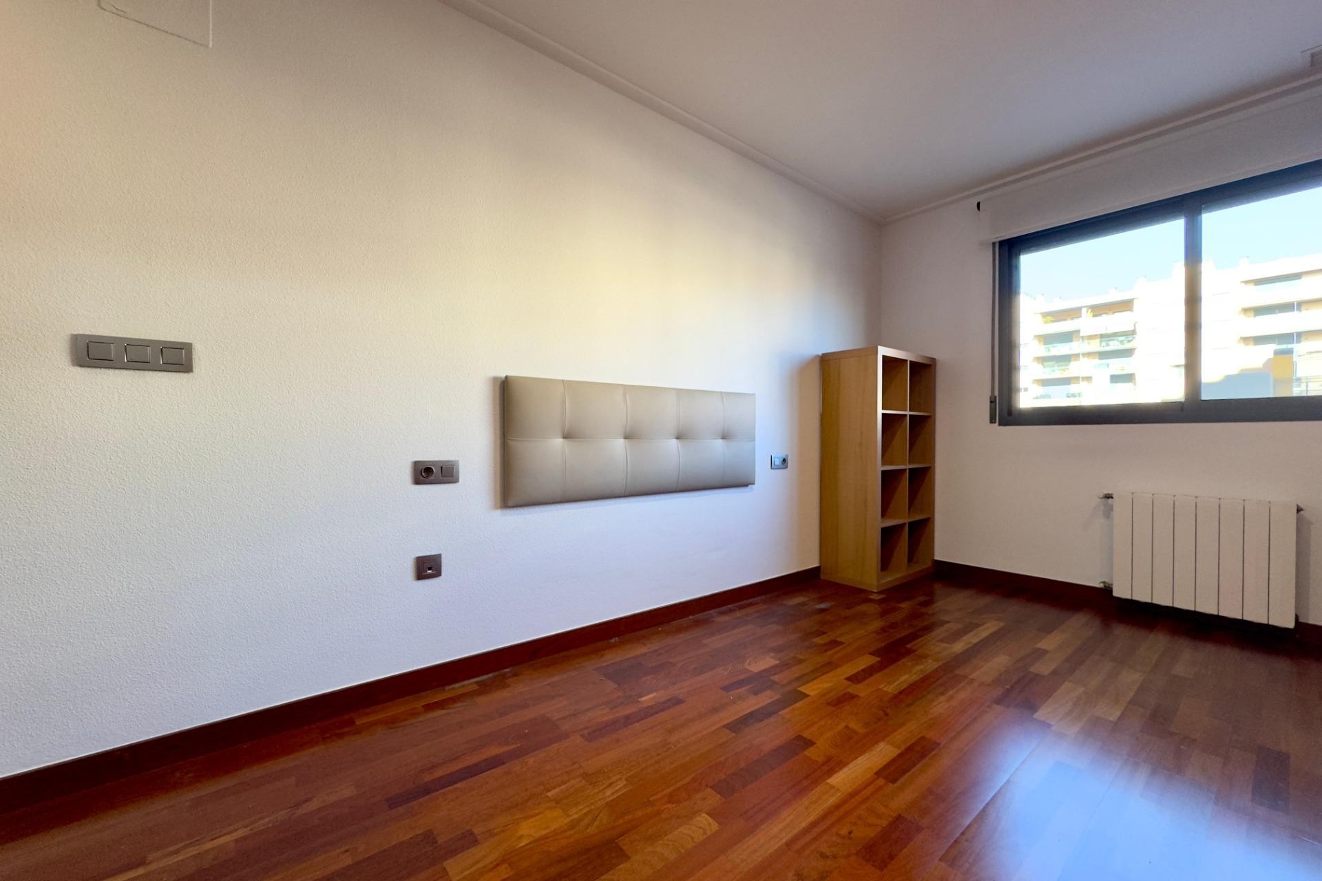 Resale - Apartment / flat - Elche - Porcelanosa