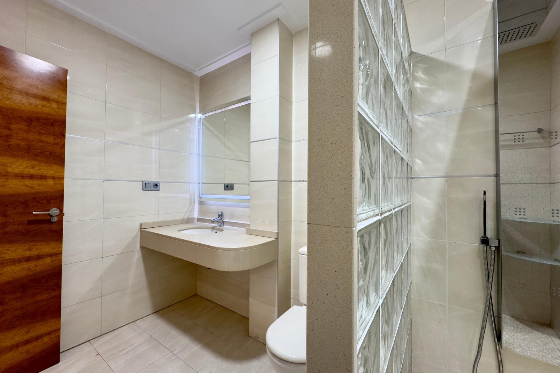 Resale - Apartment / flat - Elche - Porcelanosa