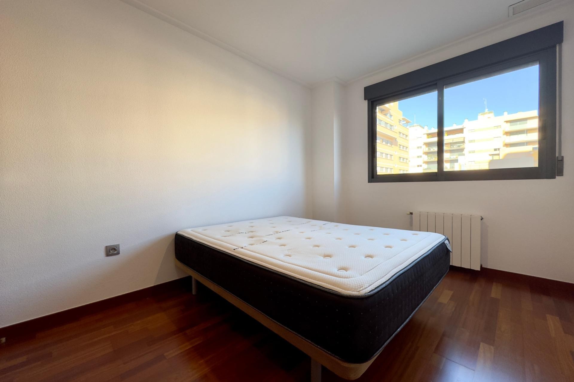 Resale - Apartment / flat - Elche - Porcelanosa