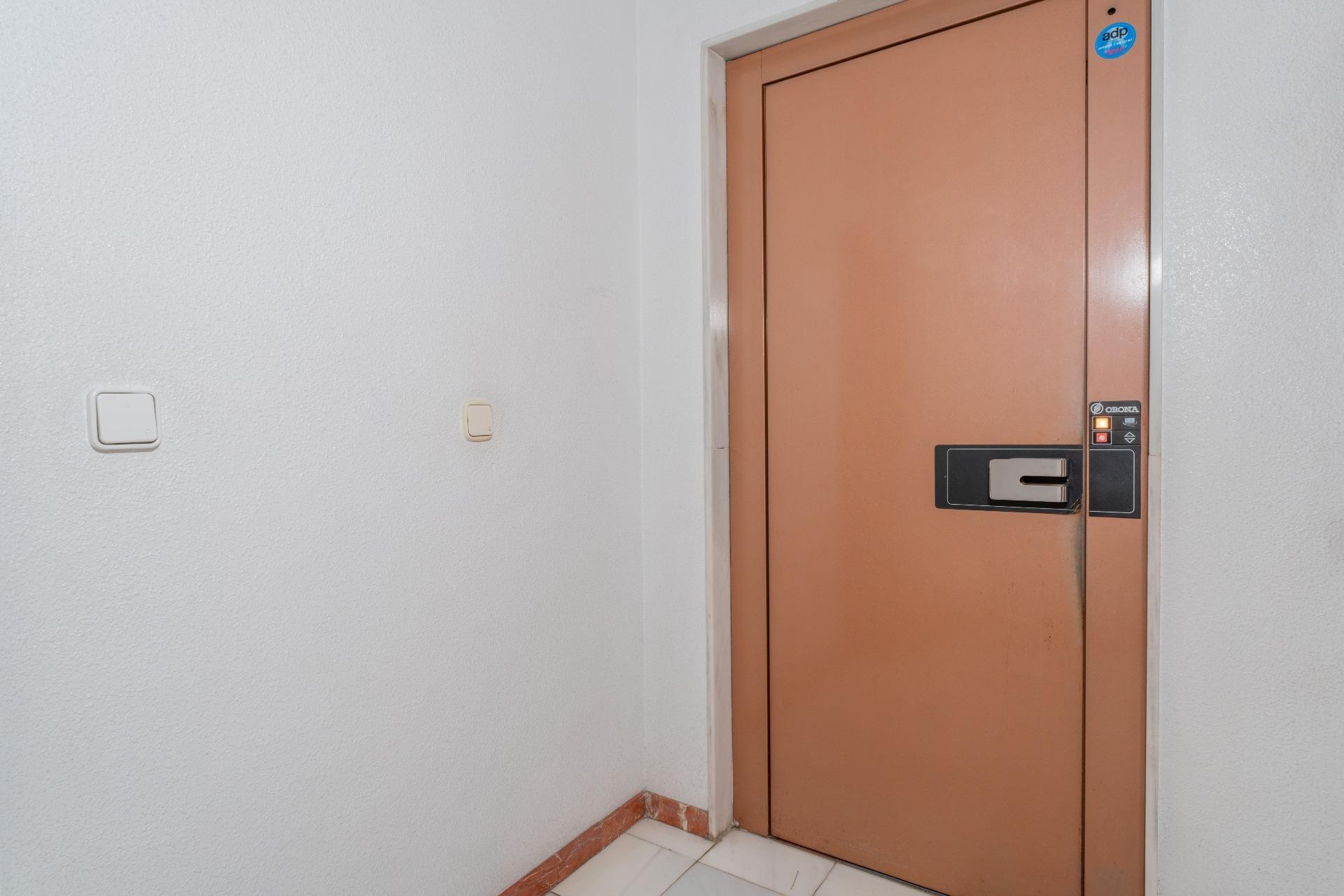 Resale - Apartment / flat - Elche - Reina Victoria-Miguel Hernández