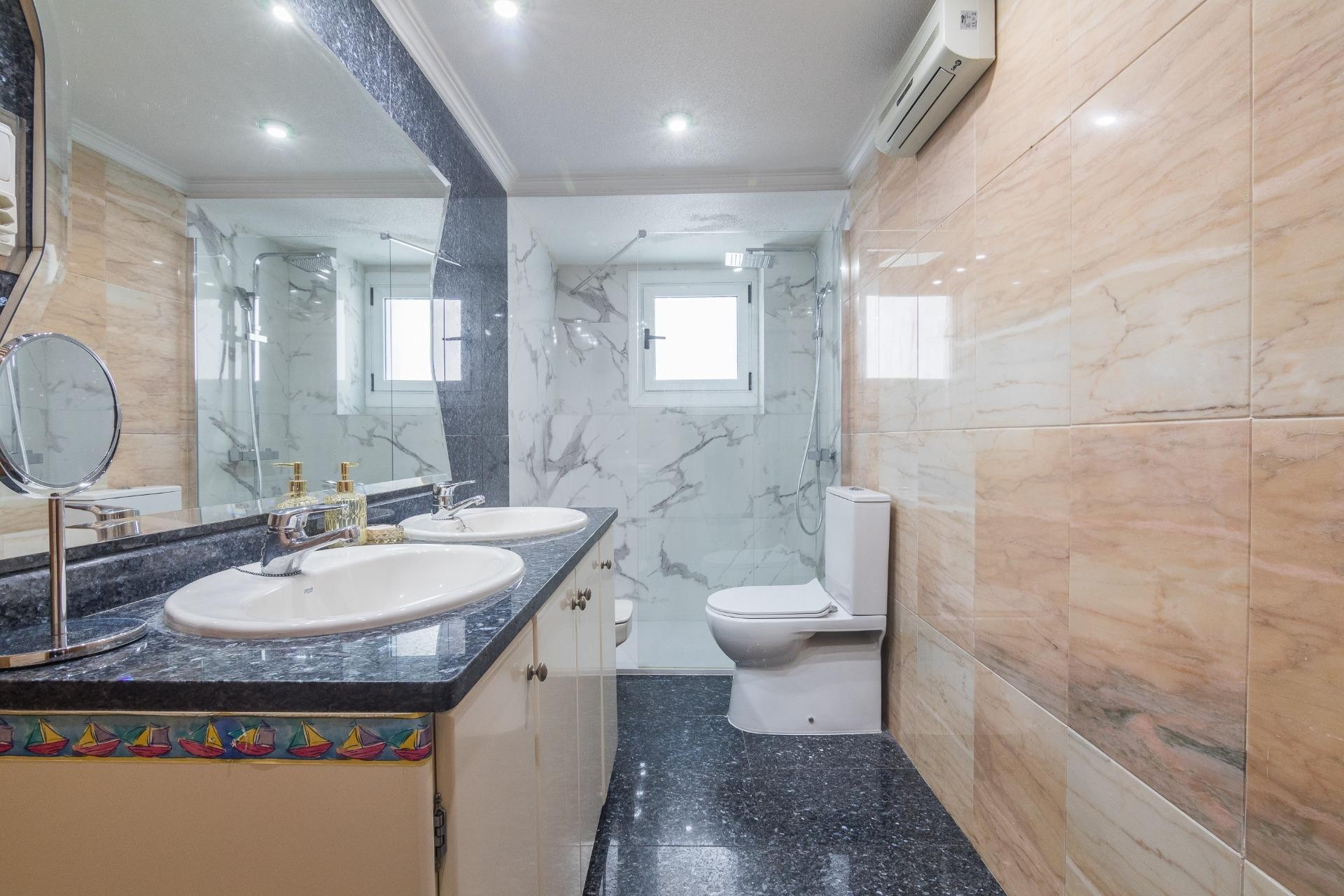 Resale - Apartment / flat - Elche - Reina Victoria-Miguel Hernández