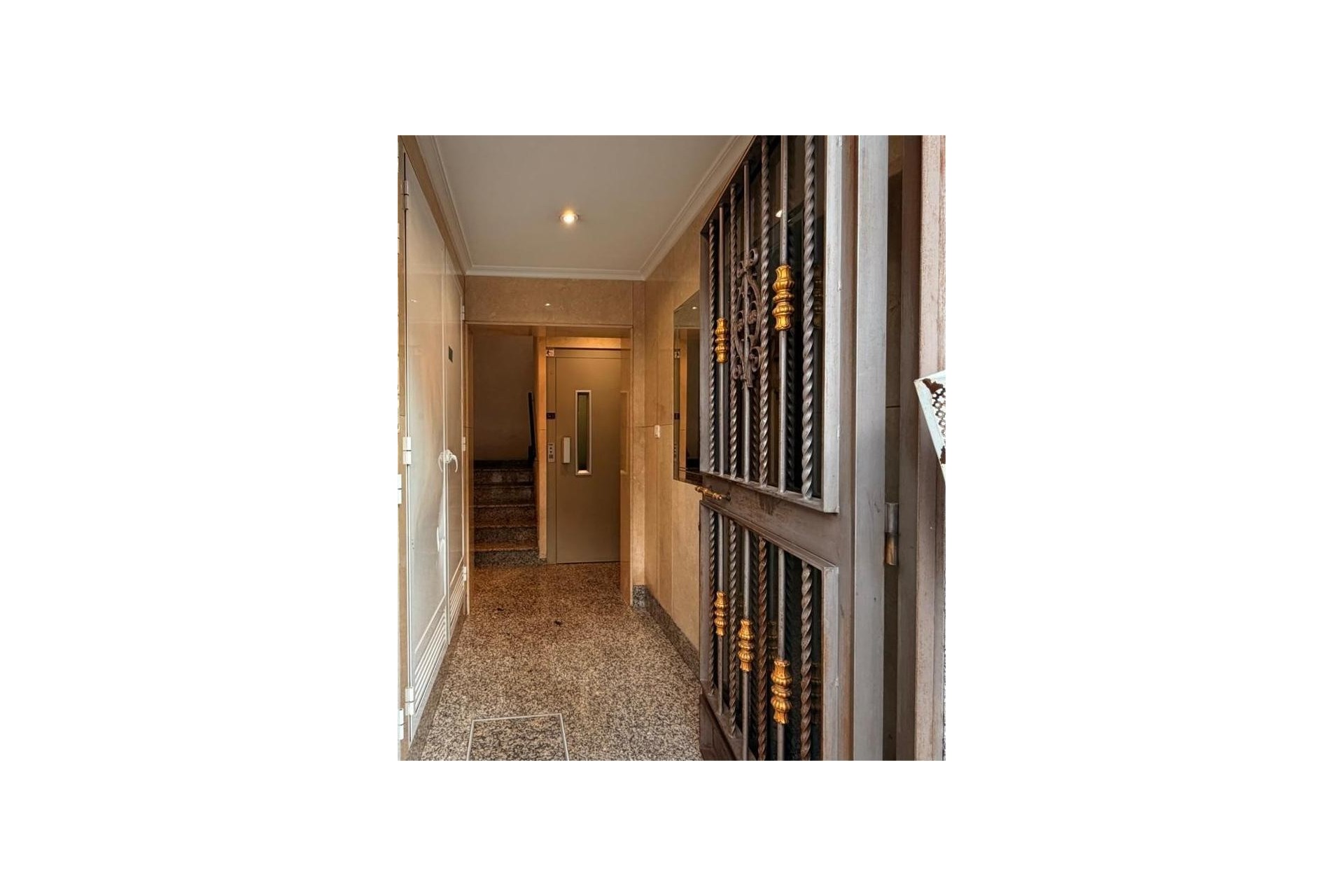 Resale - Apartment / flat - Elche - Reina Victoria-Miguel Hernández