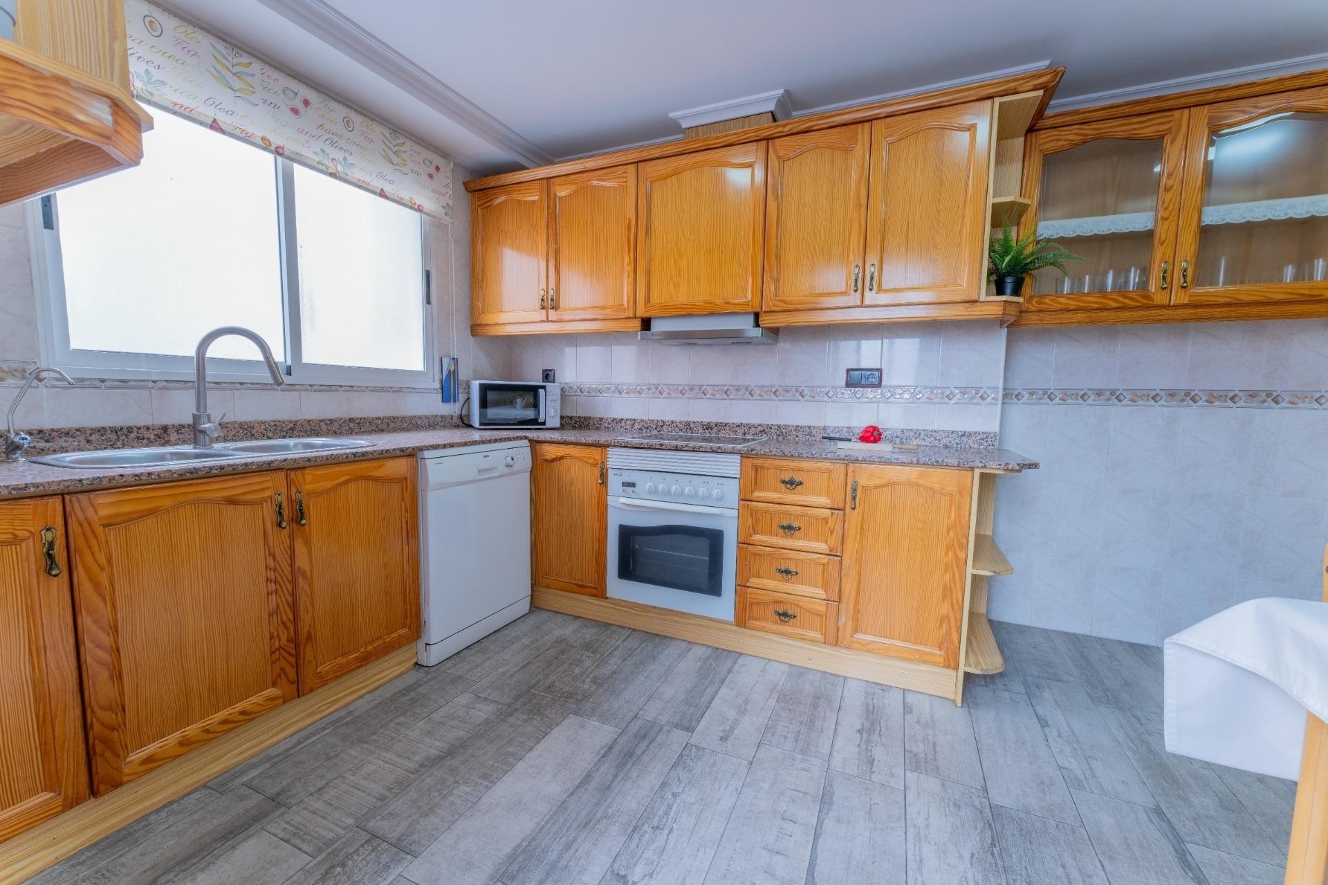 Resale - Apartment / flat - Elche - Sector V