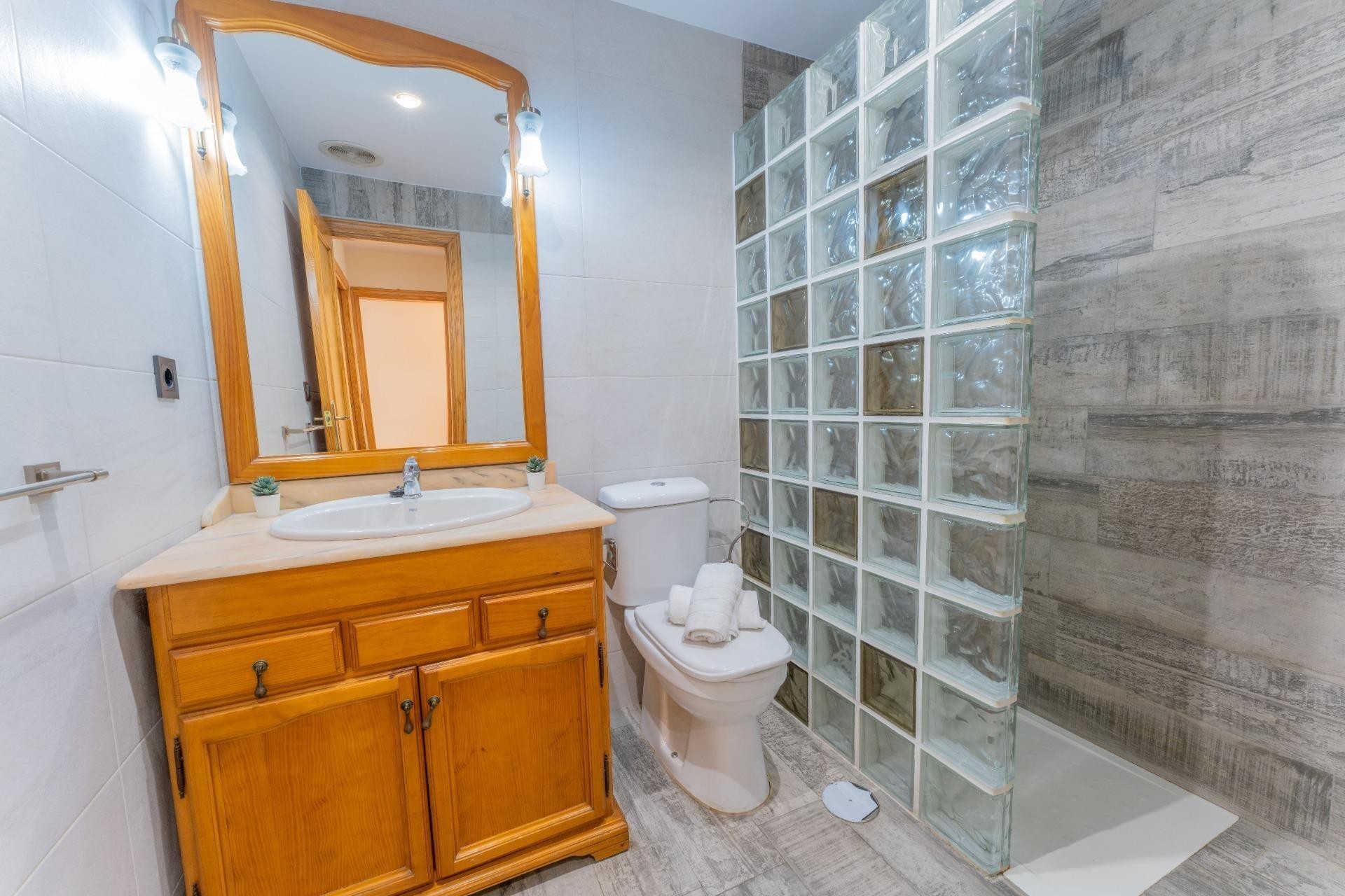 Resale - Apartment / flat - Elche - Sector V