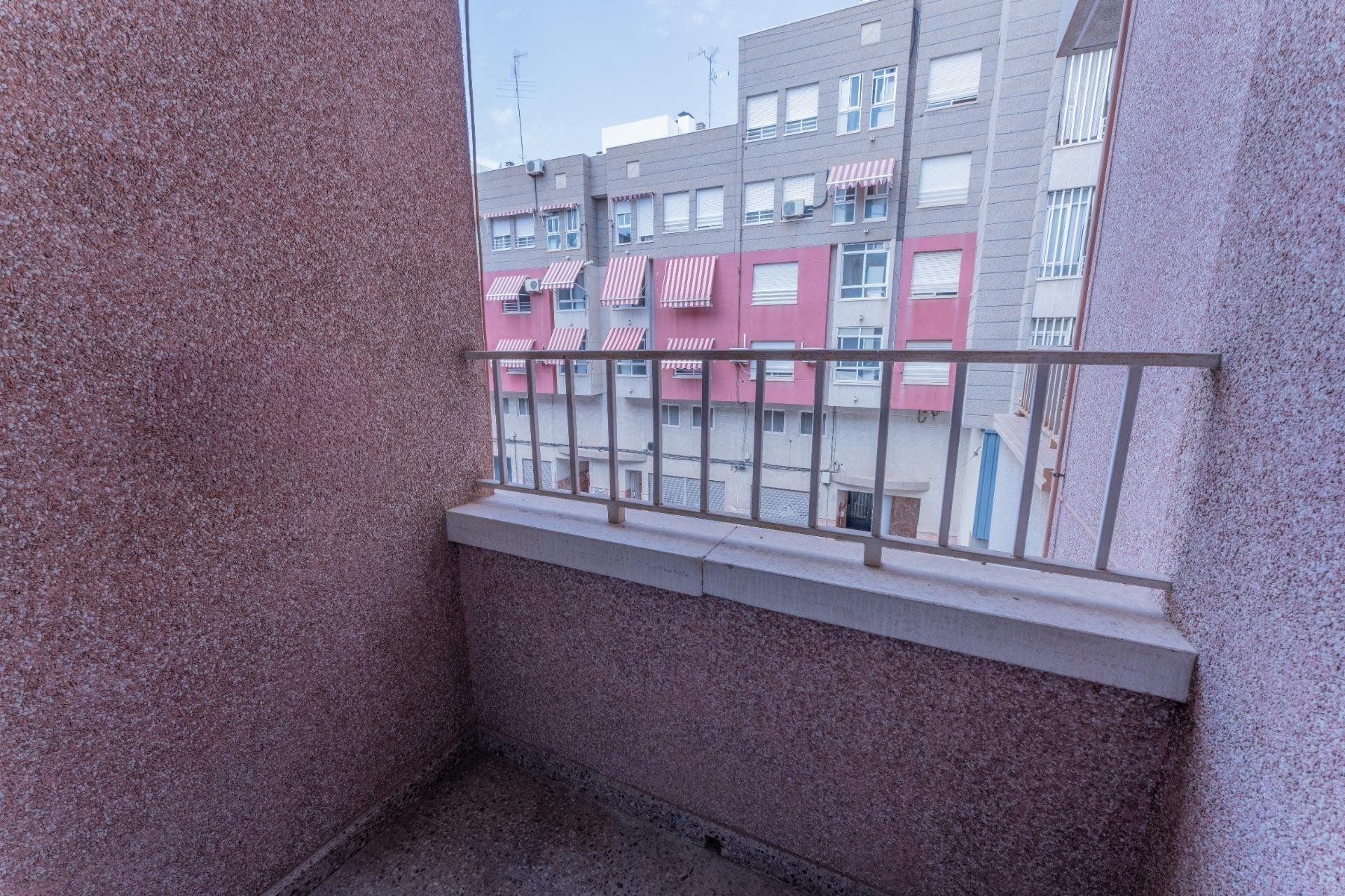 Resale - Apartment / flat - Elche - Sector V