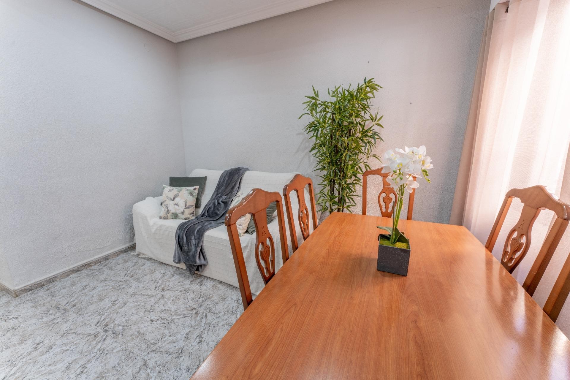 Resale - Apartment / flat - Elche - Sector V