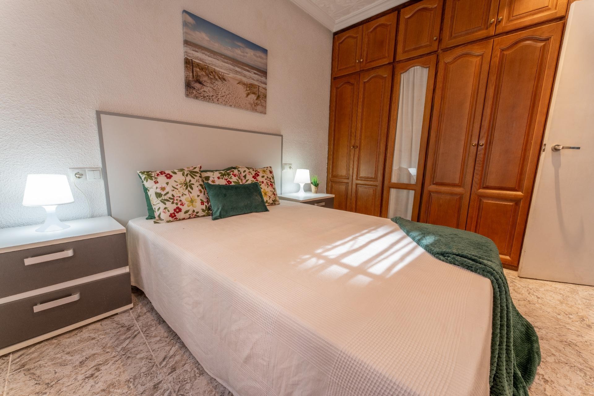 Resale - Apartment / flat - Elche - Sector V