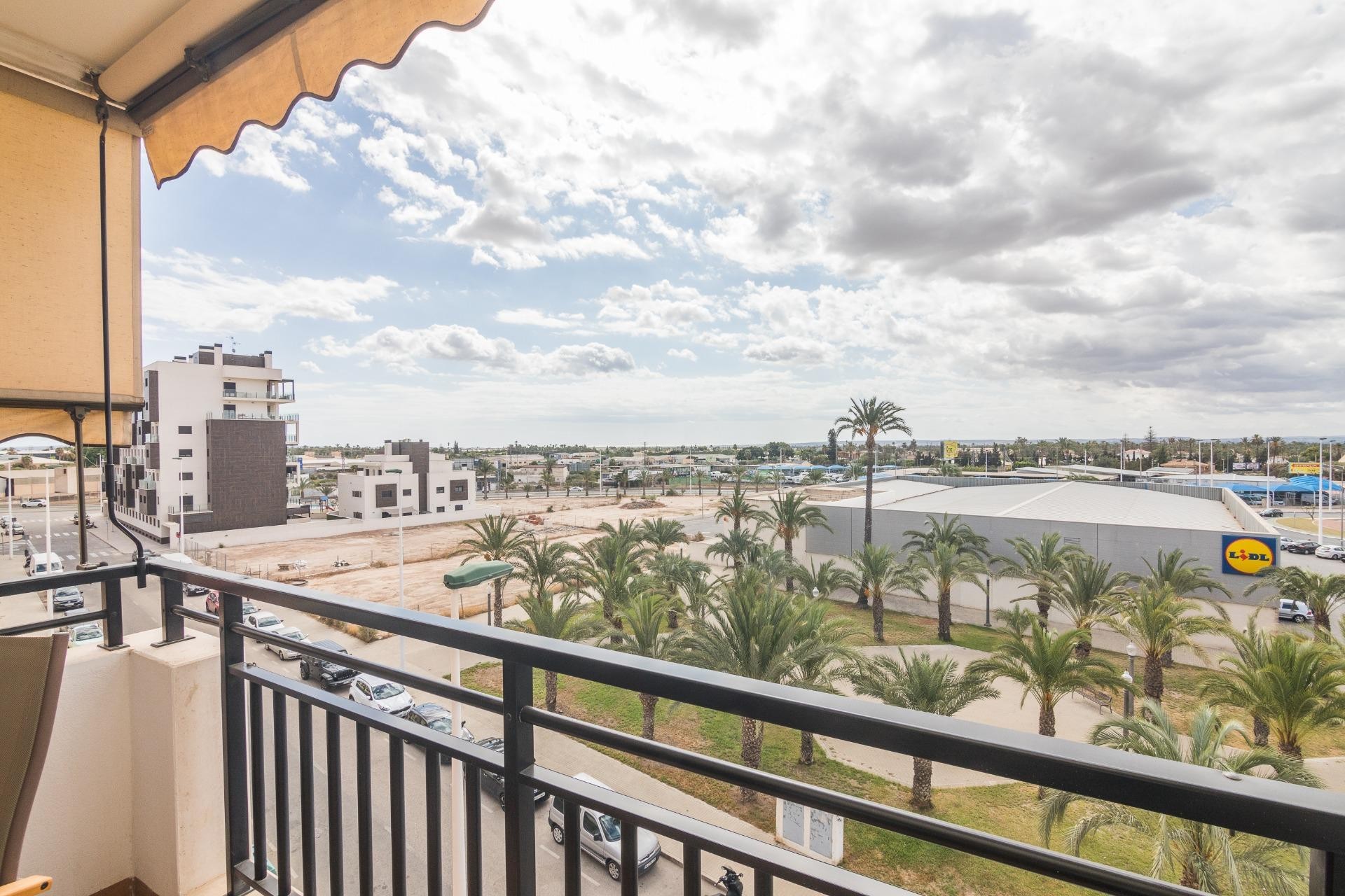 Resale - Apartment / flat - Elche - Torreta - Portalada