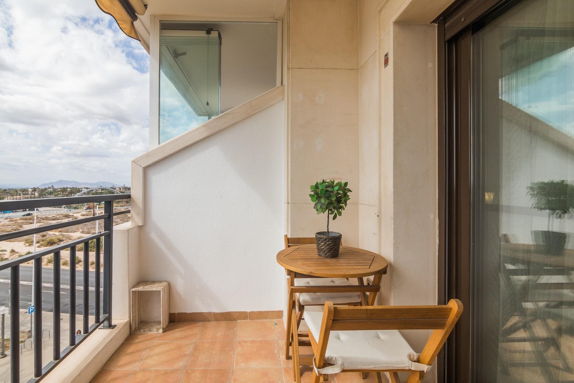 Resale - Apartment / flat - Elche - Torreta - Portalada