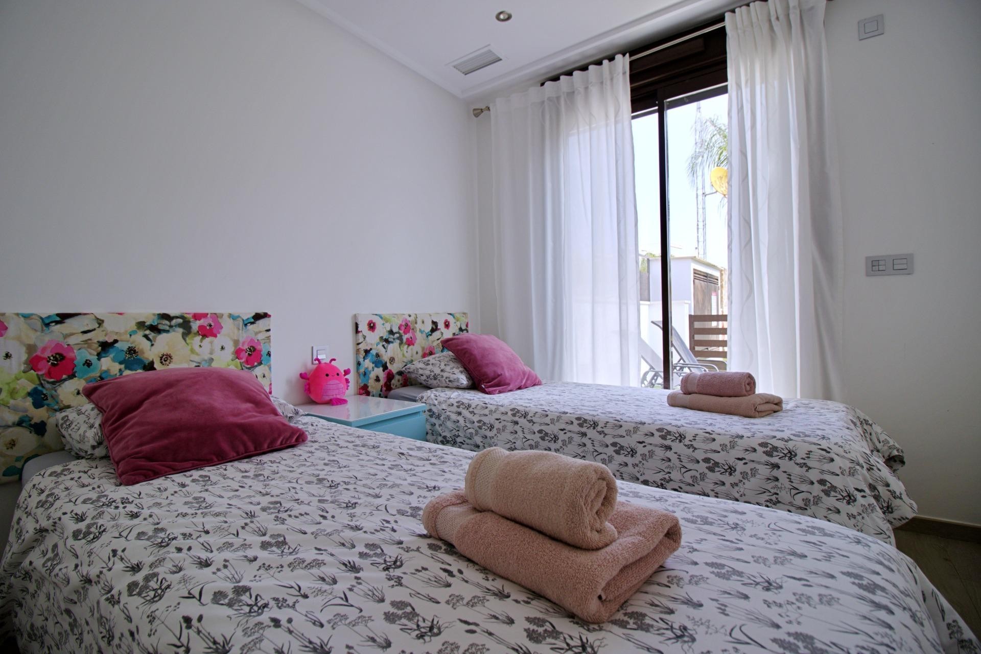 Resale - Apartment / flat - Pilar de la Horadada - Torre de la Horadada
