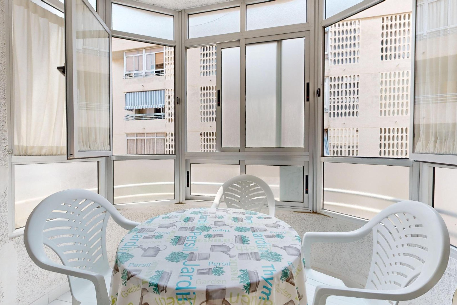 Resale - Apartment / flat - Santa Pola - Club nautico