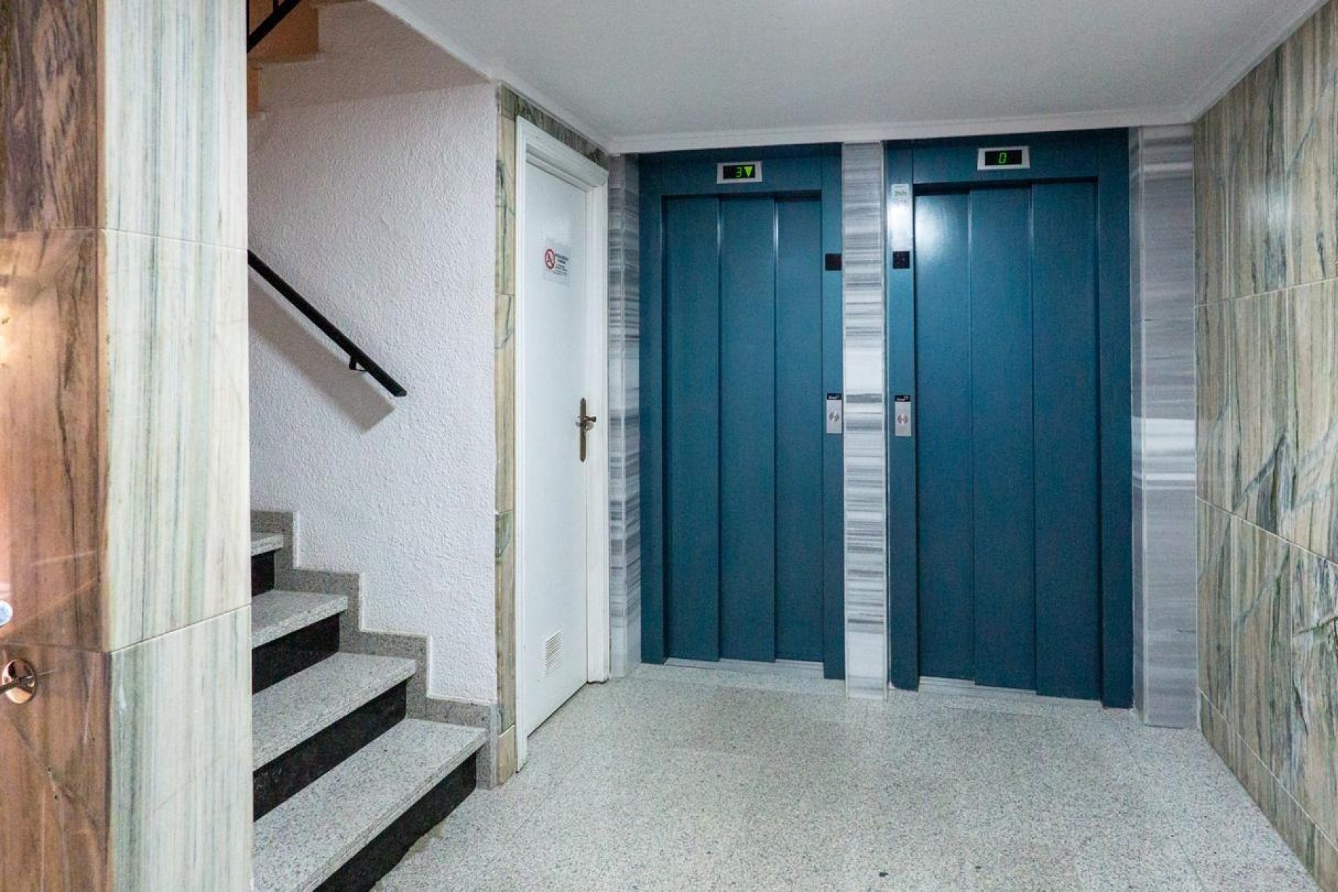 Resale - Apartment / flat - Santa Pola - Club nautico