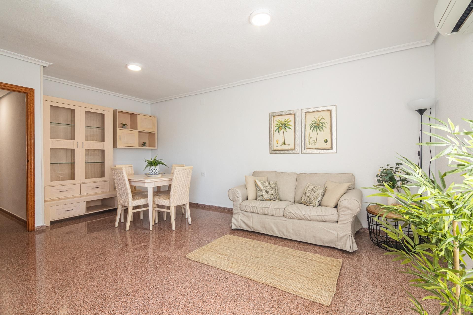 Resale - Apartment / flat - Santa Pola - Playa Levante
