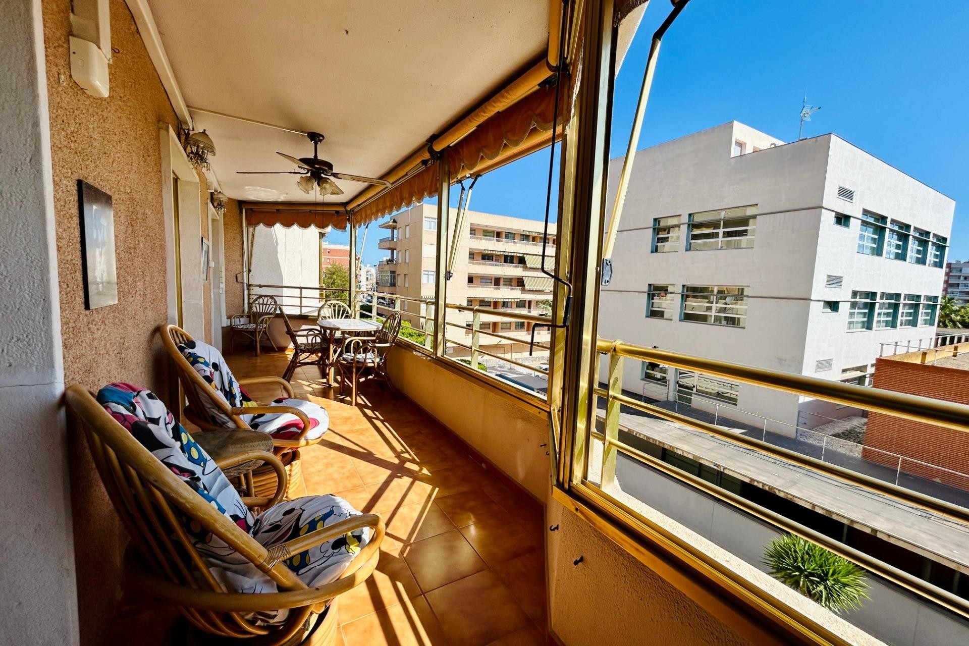 Resale - Apartment / flat - Santa Pola - Puerto