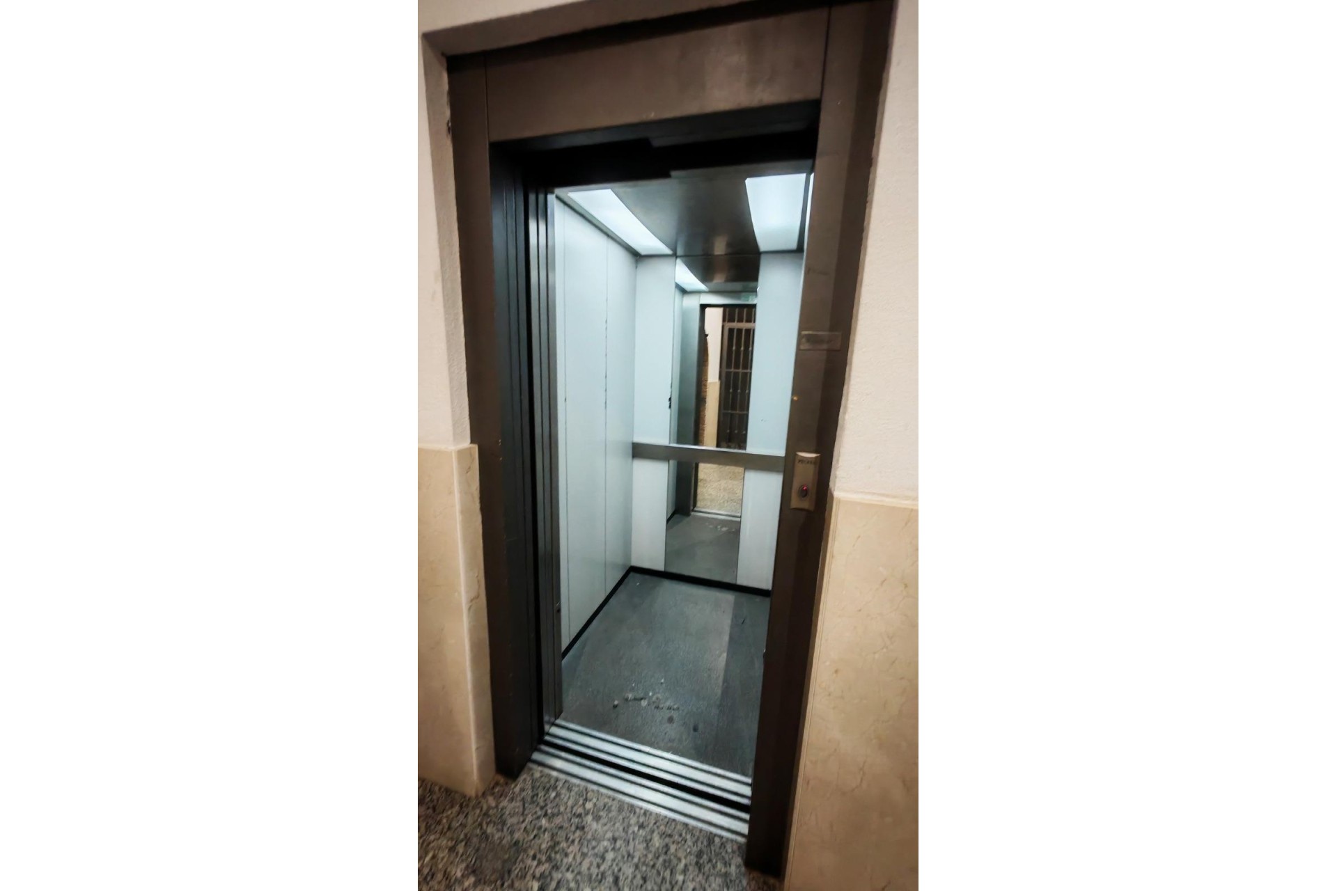 Resale - Apartment / flat - Torrevieja - Centro
