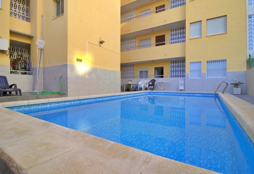 Resale - Apartment / flat - Torrevieja - Playa del cura