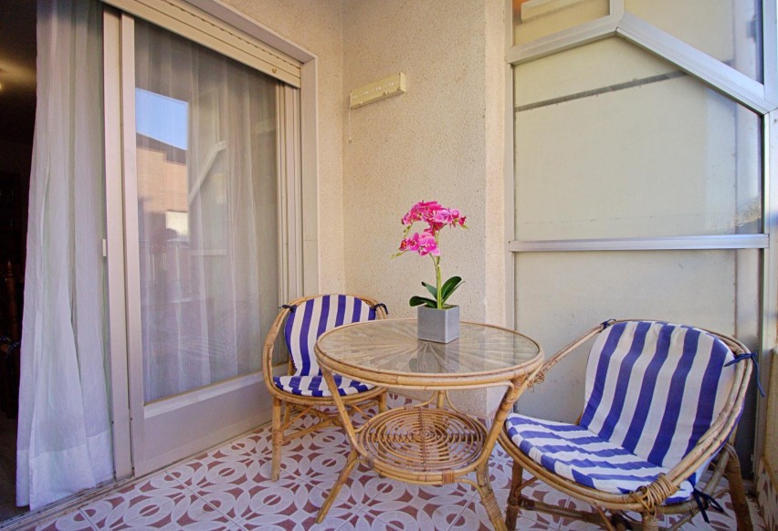 Resale - Apartment / flat - Torrevieja - Playa del cura