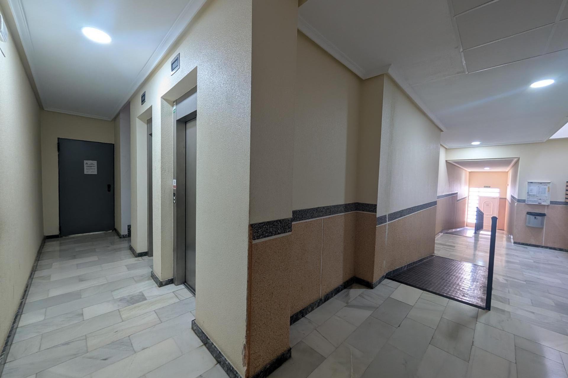 Resale - Apartment - Santa Pola - Centro