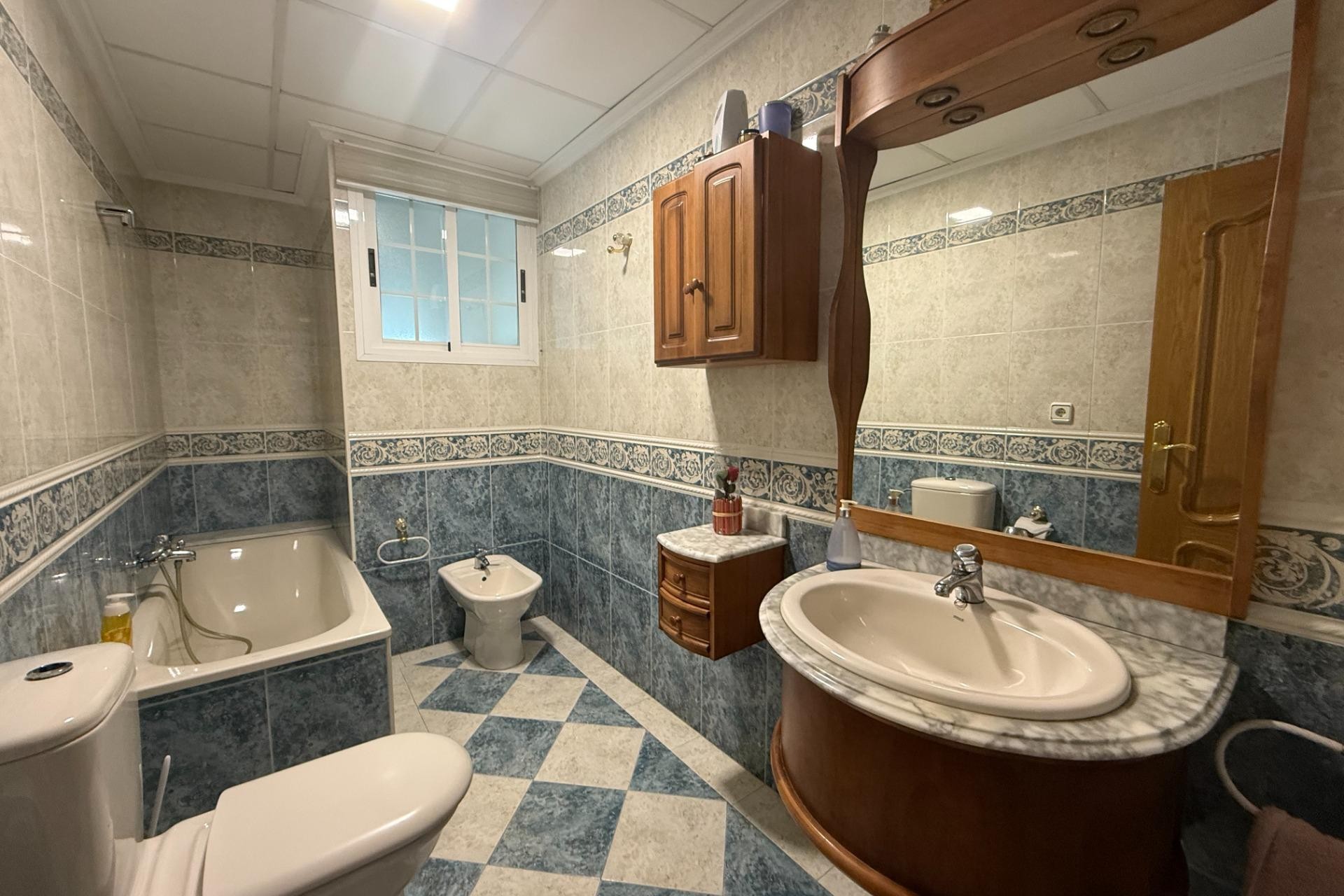 Resale - Building - Elche - Center