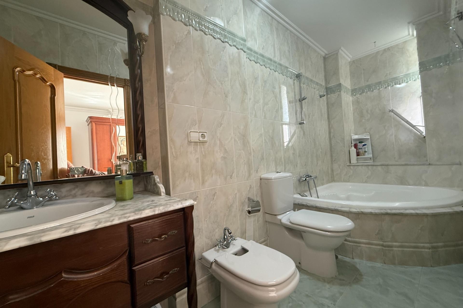 Resale - Building - Elche - Center