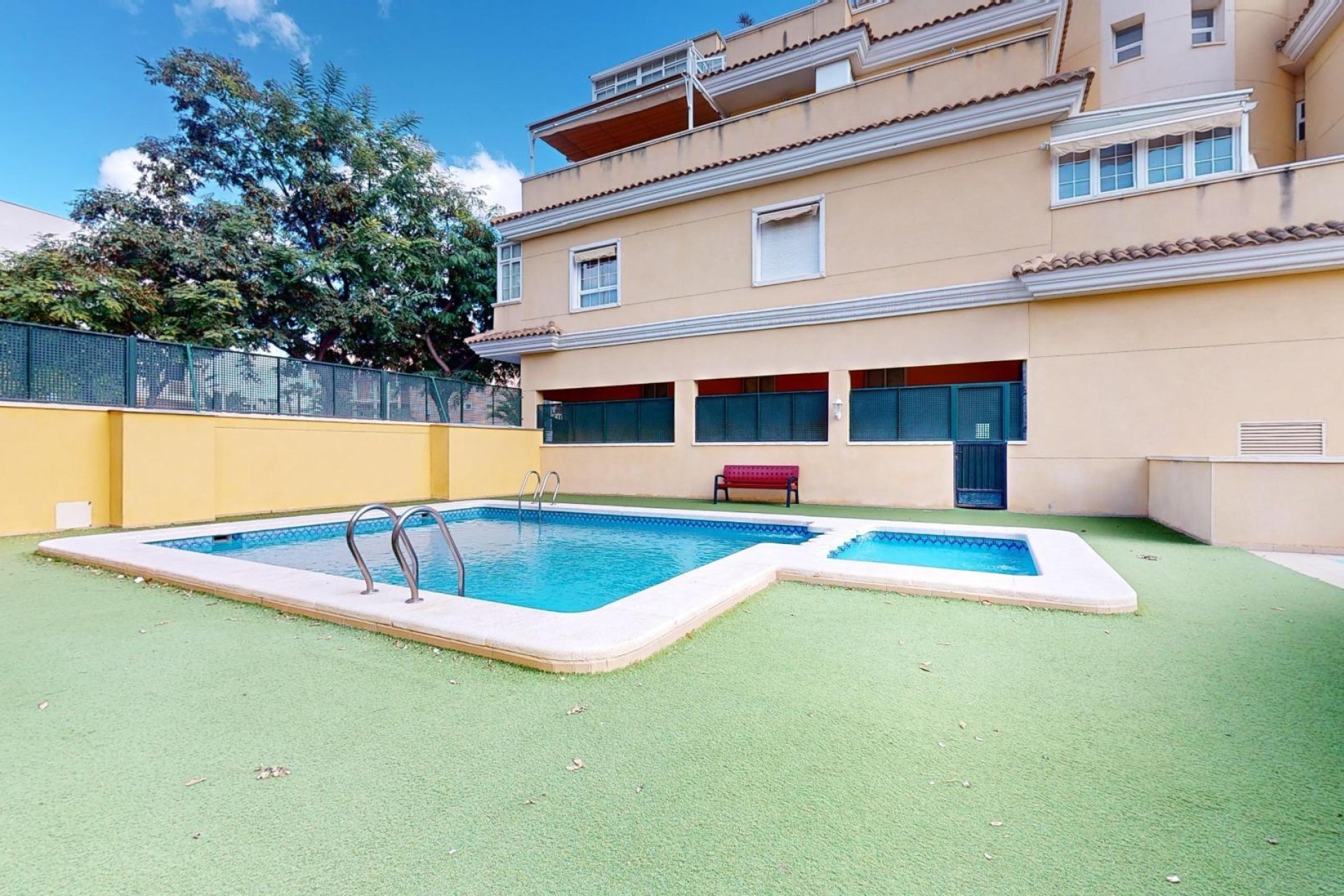 Resale - Bungalow - Elche - Campo de Fútbol