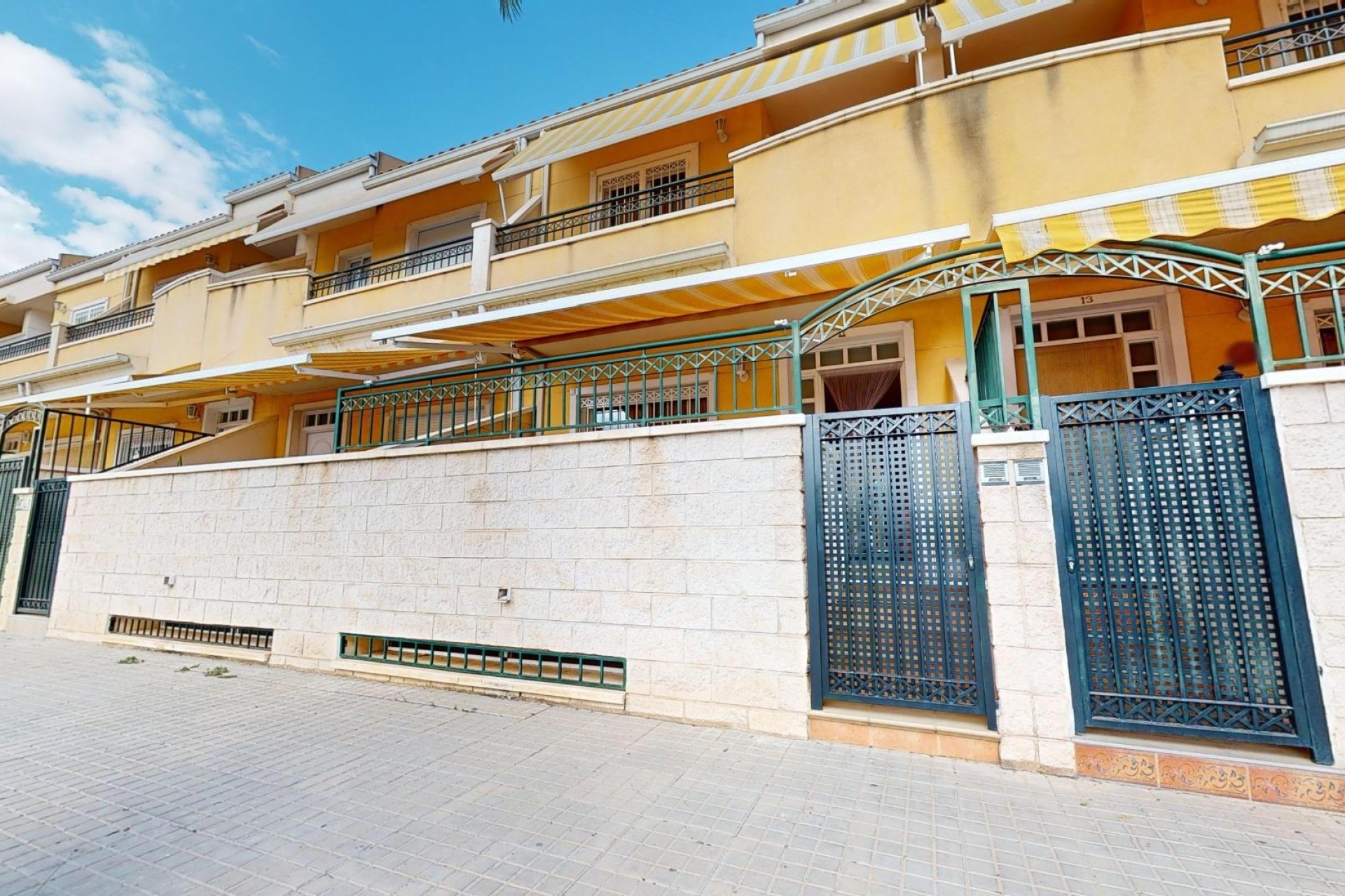 Resale - Bungalow - Elche - Campo de Fútbol