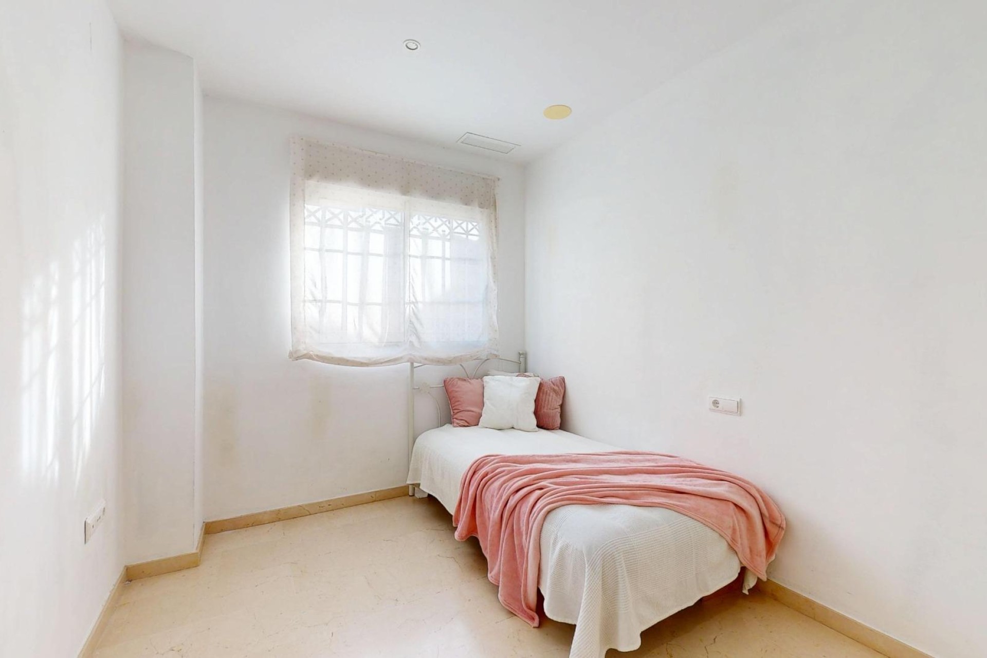 Resale - Bungalow - Elche - Campo de Fútbol