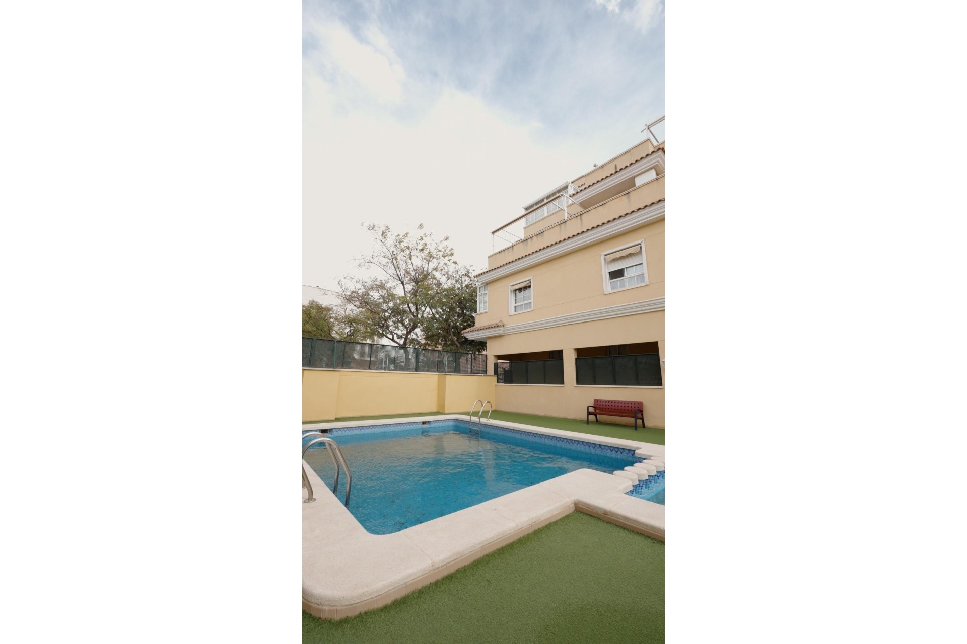 Resale - Bungalow - Elche - Campo de Fútbol